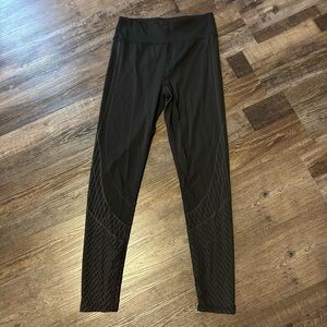 Black High-Waisted Leggings, size M